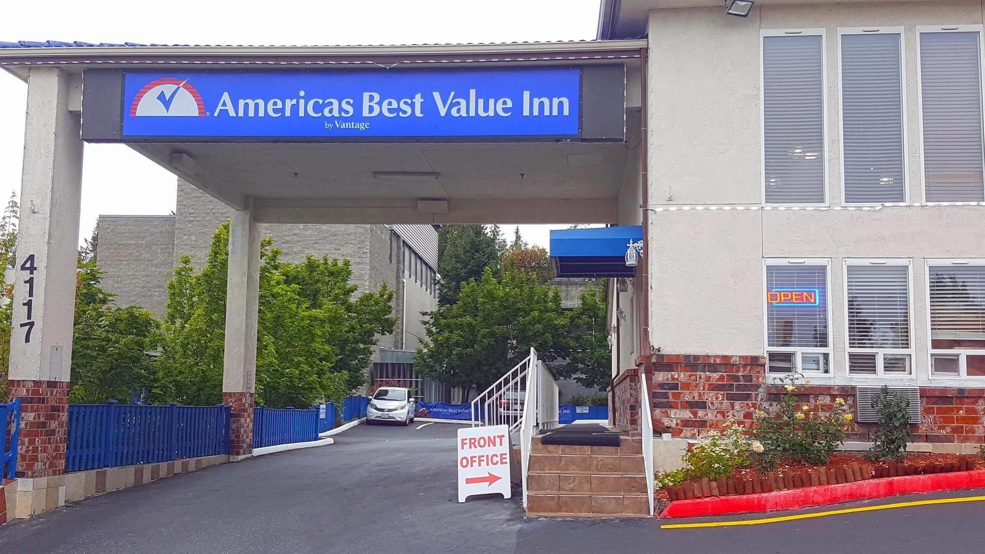 Americas Best Value Inn Lynnwood Exterior foto